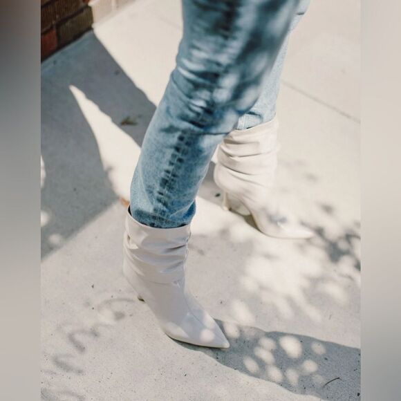 NWOB Jeffrey Campbell Guillo Pointed Toe Slouchy Boots in Ivory Patent size 8.5 - Picture 6 of 14